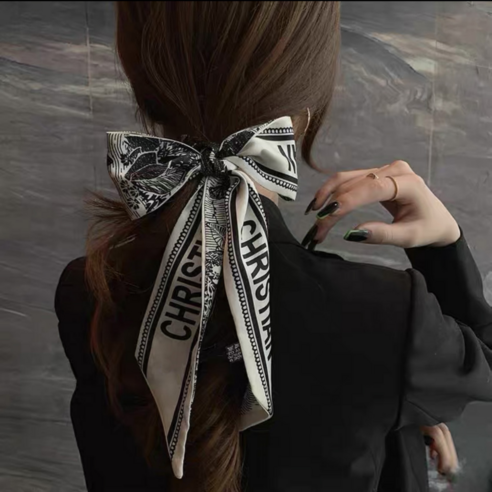 작은 변화로 완성하는 스타일, 루미온 쁘띠 링 스카프