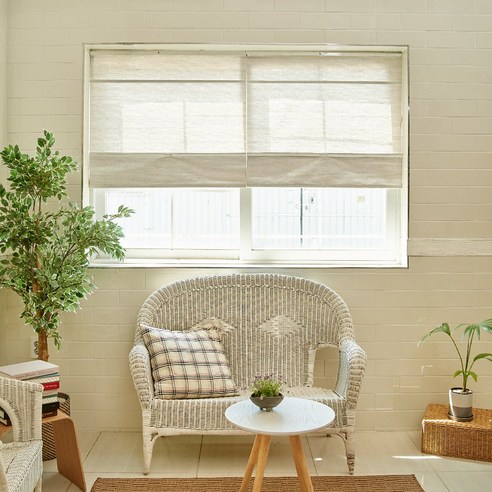 못질 없이 간편하게, 아늑한 햇살을! 자석 로만쉐이드 블라인드로 집 분위기를 UP!