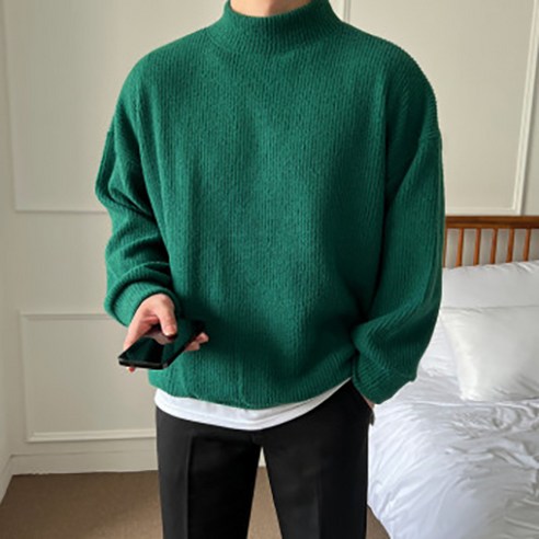 겨울을 따뜻하게 지낼 수 있는 기모 반폴라 니트 맨투맨