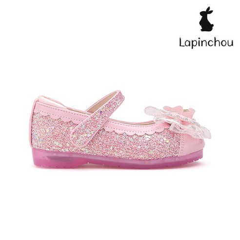 아이들의 꿈을 밝히는 빛나는 슈즈