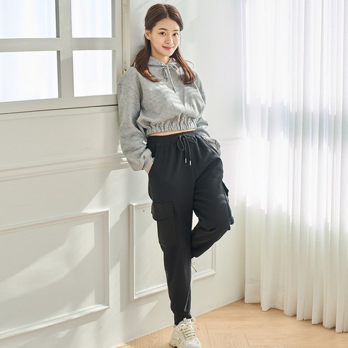 편안한 착용감과 다양한 스타일링을 위한 조거팬츠