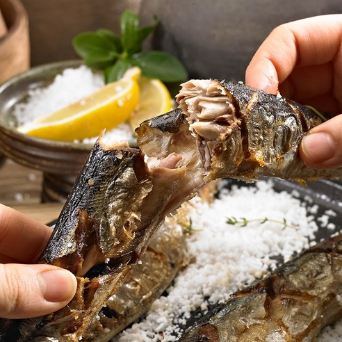 부드럽고 기름진 고소함 감칠맛 가득한 꽁치, 1개, 꽁치 500g (4-5미 내외)
