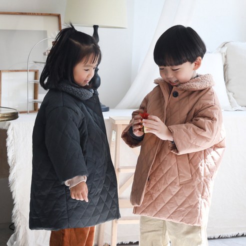 따뜻하고 스타일리시한 아동용 패딩