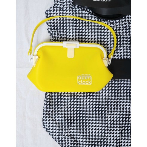 젖은 수영복, 꿉꿉함은 이제 안녕! 오픈클락 수영장 가방으로 상쾌하게!