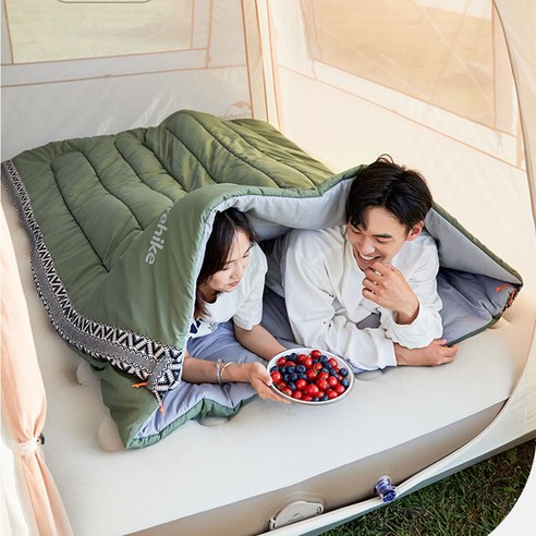 아웃도어 활동에 최적화된 경량 침낭