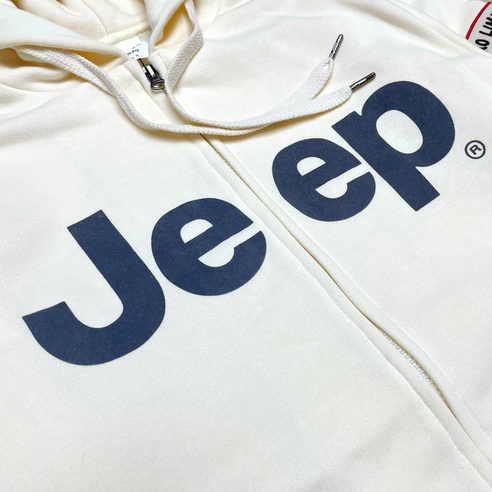남녀공용으로 간절기에 편안하고 세련되게 입을 수 있는 지프 JEEP 폴라베어 와펜 후드집업