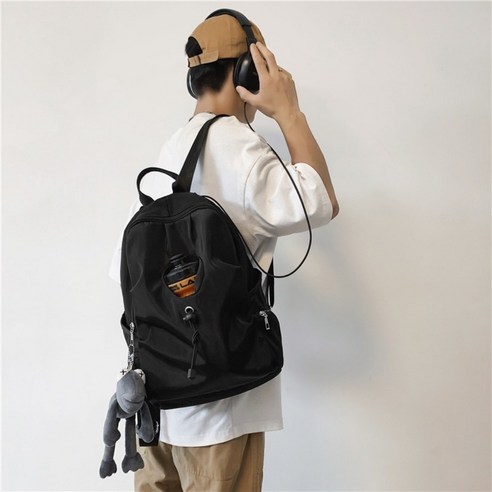 더 홈앤코코 텀블러 백팩은 남녀공용으로 사용할 수 있는 노트북 커플 가방입니다.