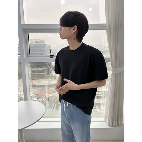 스타일리시한 면티 오버핏 티셔츠로 스타일을 업그레이드하세요