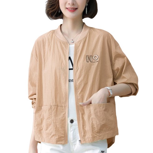여름 쿨한 스타일링을 완성하는 여성 바람막이 점퍼