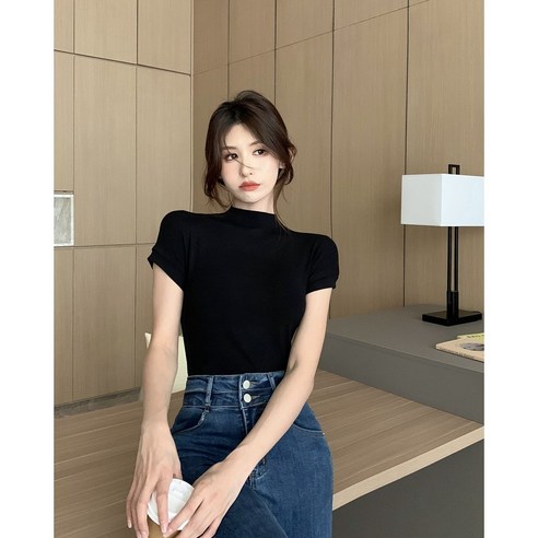 편안함과 세련됨이 완벽히 조화된 슈페르바 여성 베이직 골지 니트