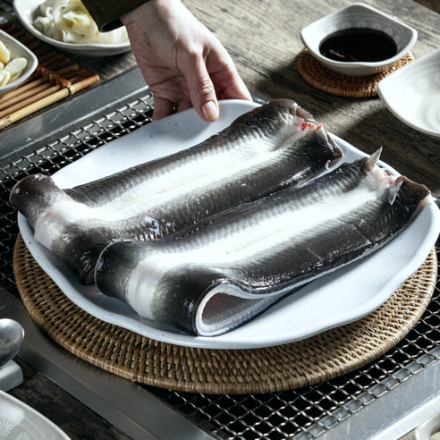 풍요로운 미식 경험을 선사하는 손질 민물장어, 특별한 만찬을 위한 선택 민물장어