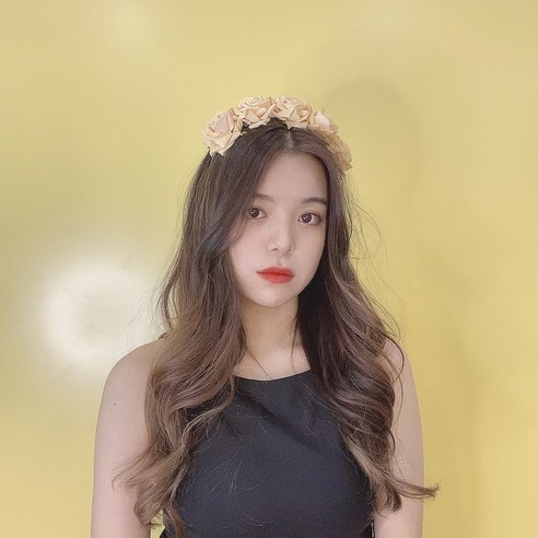 매력적인 이벤트를 위한 아름다운 헤어 액세서리