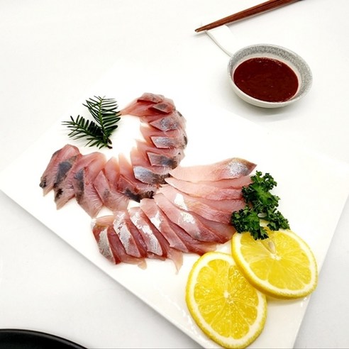 한번 먹으면 잊을 수 없는 자연산 제철 방어의 맛!