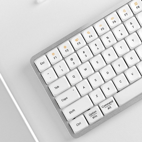 자유롭고 효율적인 작업 환경을 제공하는 기계식 키보드