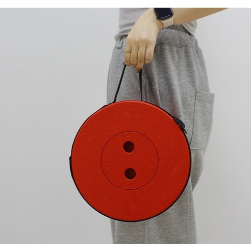 놀이공원 대기시간의 혁신, 편안함과 휴대성을 모두 갖춘 탑디 아코디언 의자