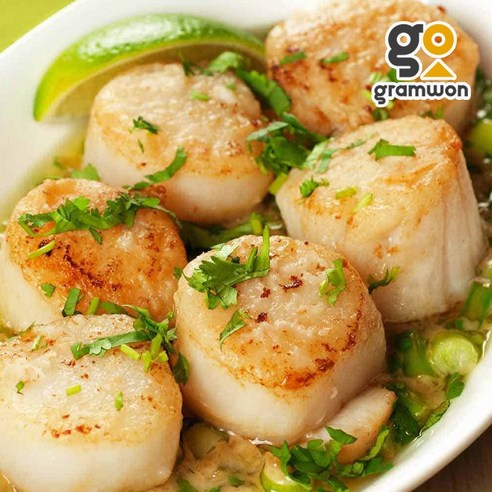 맛있는 바다의 보물: 큼직한 손질 가리비 관자