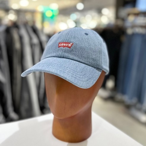 리바이스 심플 자수 로고 야구 캡모자: 스타일과 실용성을 겸비한 데일리 아이템 리바이스모자