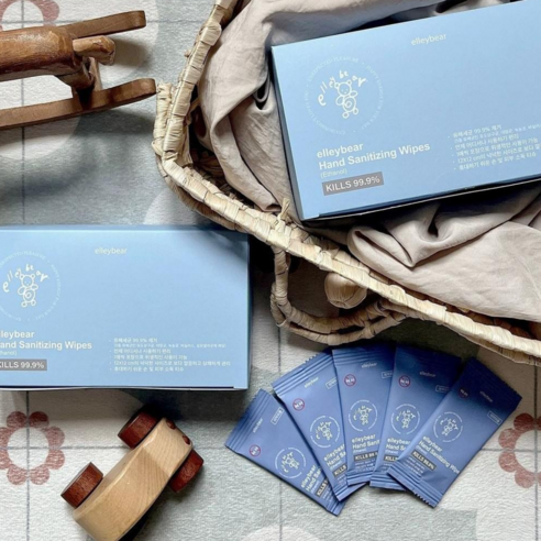 언제 어디서나 깨끗하게, 엘리베어 손소독 티슈로 간편하게 위생을 지키세요.