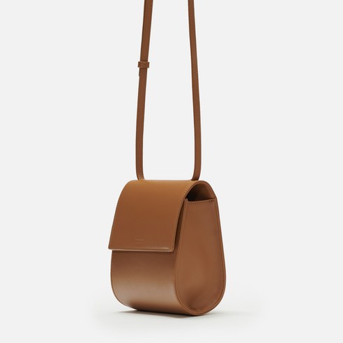 추천제품 로서울 Pochette crossbody bag Caramel