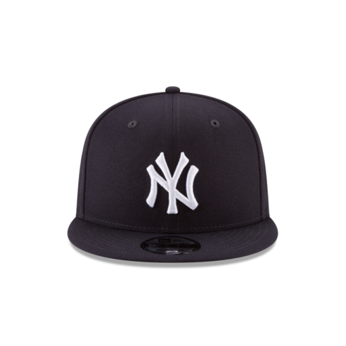 뉴에라의 정품 뉴욕 양키스 스냅백으로 야구 열기를 스타일리시하게 표현하세요!