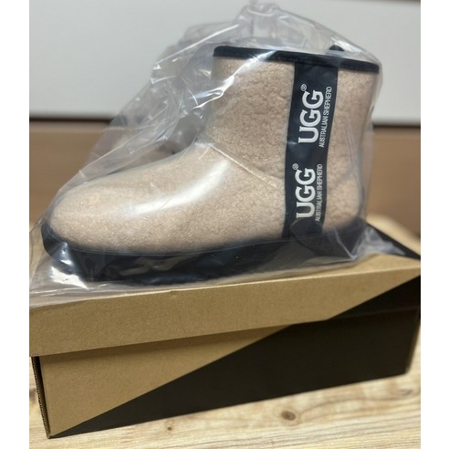 호주 에버 UGG 23FW 코티드 클래식 클리어 미니 크림 Coated Classic AS3031K Cream, 1개