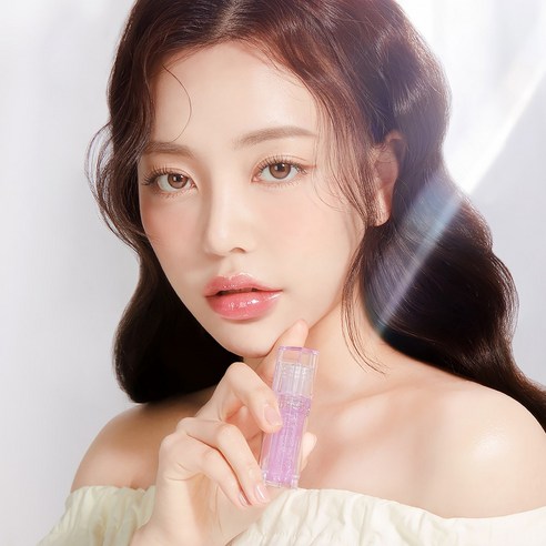 보습하고 빛나는 매혹적인 입술을 위한 필수 립 오일