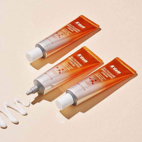 아담공방 순도 99% 글루타치온 브라이트닝 크림은 기미, 잡티, 검버섯, 흑자, 주근깨, 색소침착 등의 피부문제를 개선하는 데 효과적인 제품임