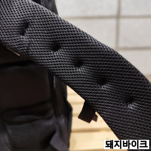 위아위스 투어링 백팩3: 자유로운 여정을 위한 든든한 동반자