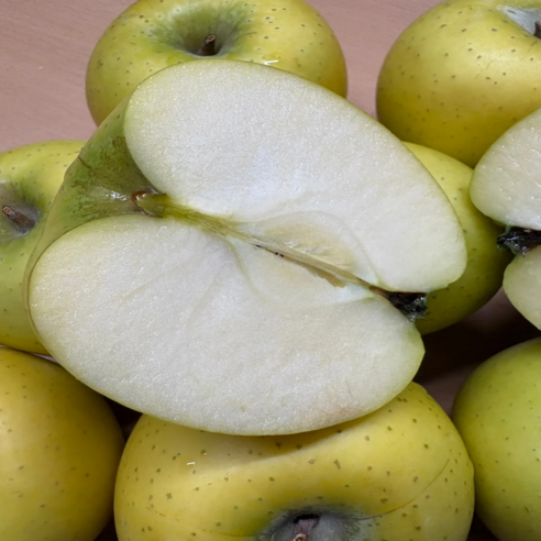 햇살 가득, 맛과 신선함이 가득한 경북 꼬마 사과, 지금 바로 만나보세요!