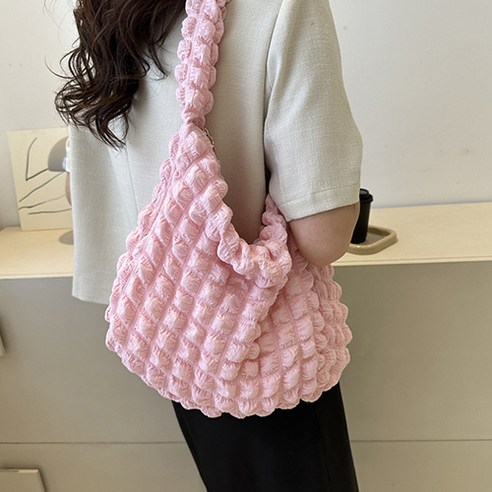 세련되고 편안하며 실용적인 데일로엔 여성용 구름 제니 백