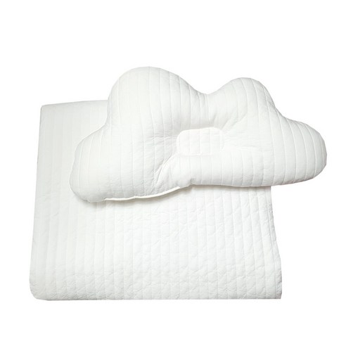 순면 구름 이불로 아기에게 포근한 꿈을 선물하세요.