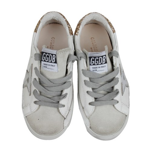 스타일과 편안함을 겸비한 골든구스 스니커즈