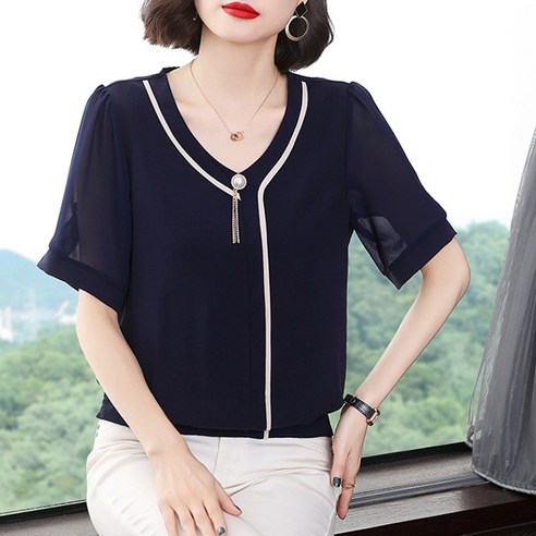 40대와 50대 여성을 위한 세련되고 편안한 스타일아유 반팔 블라우스
