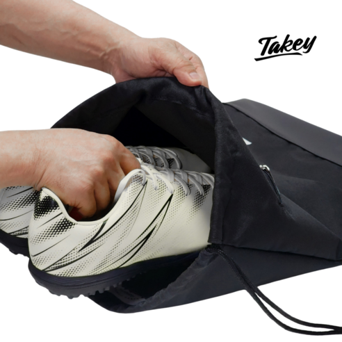 편안하고 내구성 있는 축구화가방으로, 운동화를 보호하고 짐을 쉽게 운반하는 필수품