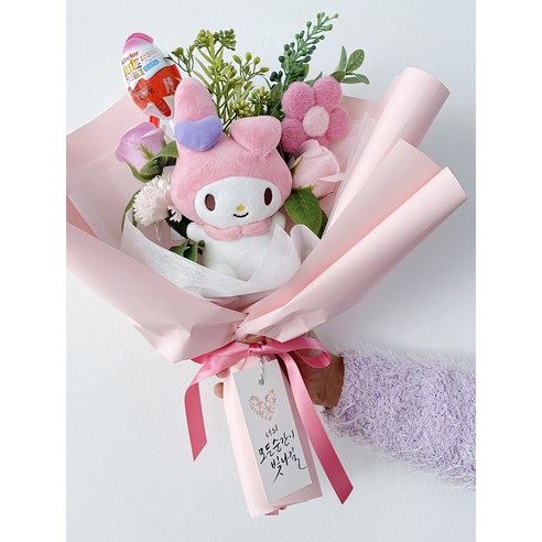 꽃다발이 아닌 특별한 선물, 꽃마리 산리오 인형 꽃다발