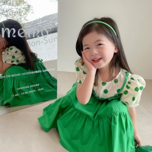 여름철을 위한 편안하고 스타일리시한 앨리홈 반팔시어버터원피스