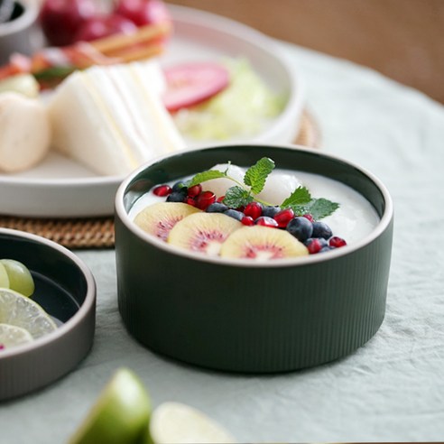 심플함 속 고급스러움, 윤도자기 차곡 국대접