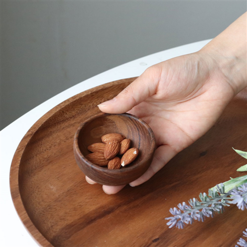 자연의 숨결이 담긴 식탁 위의 작은 예술, 티크 소스볼