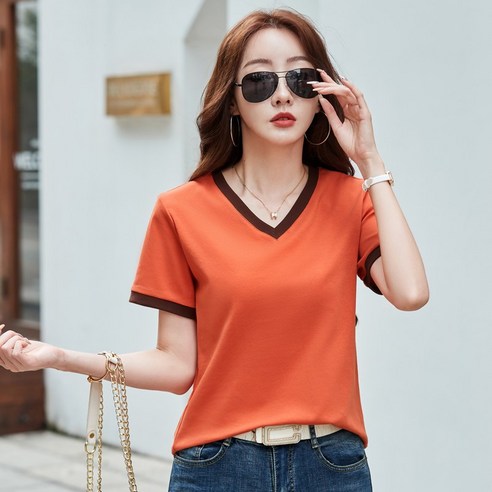 여름철의 완벽한 룩을 위한 편안하고 세련된 NEW 여름 브이넥 티