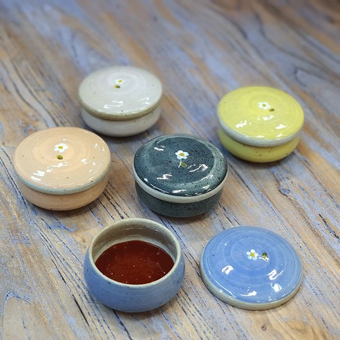 식탁에 예술을 더하는 핸드메이드 도자기 종지