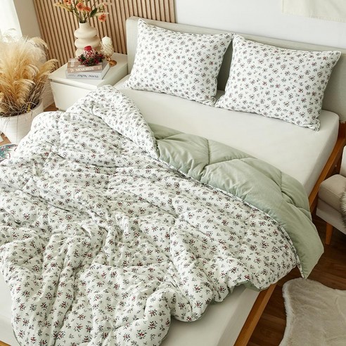 따뜻함과 편안함을 선사하는 홀리베리 소프트워싱 극세사 양면 차렵이불