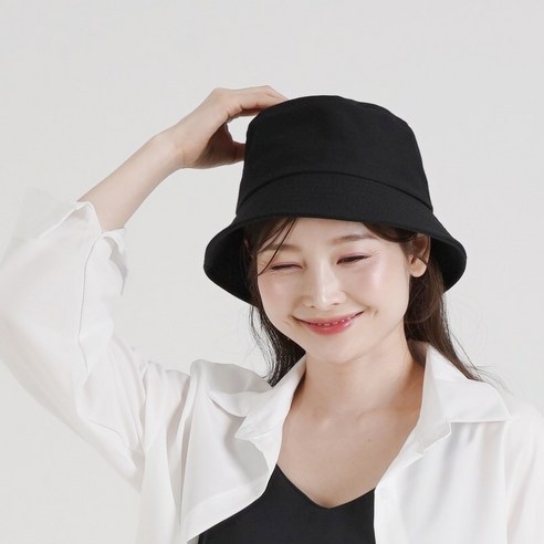 햇살과 스타일을 한 데 모으는 완벽한 버킷햇