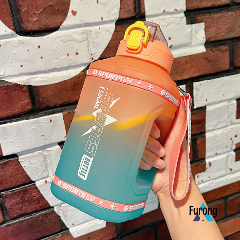 케틀 컵 대용량 남자 톤 버킷 톤 여름 여자 스포츠 고온 음주 버킷 병 피트니스 도트 컵, 그라데이션 파우더 2301ML 밀짚 로프