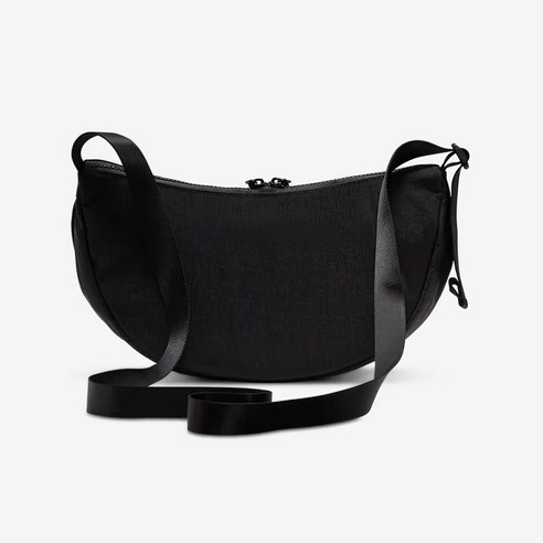 가볍게 떠나고 싶을 때, 나이키 아우라 크레센트 크로스바디 백이 해답