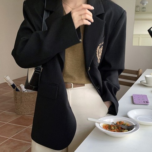 하트프레피의 감성이 가득한 우아한 클래식 스쿨룩 자켓