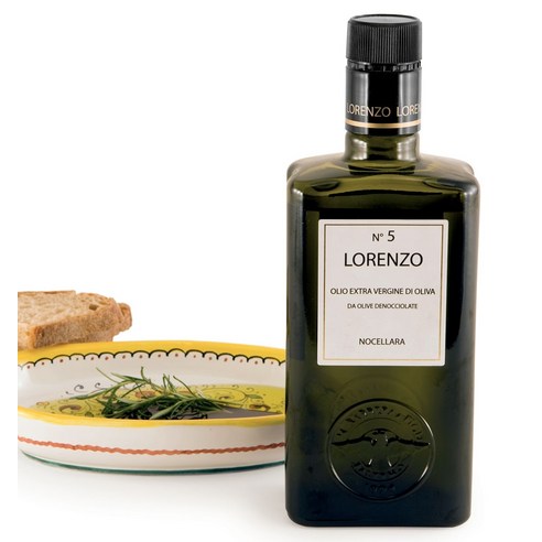 로렌조 유기농 올리브 오일은 이탈리아에서 생산된 엑스트라 버진 올리브 오일입니다.