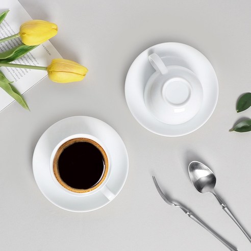 BONE CHINA 은은한 에스프레소잔: 고급스러운 디자인과 기능적인 편리함의 조화