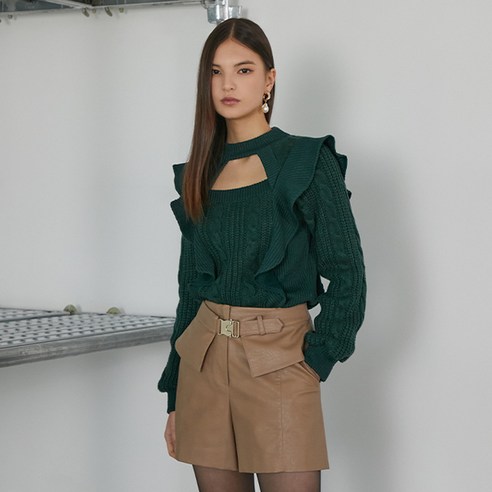 [에고이스트]러플 포인트 네크 트임 티셔츠(EN4CL262)