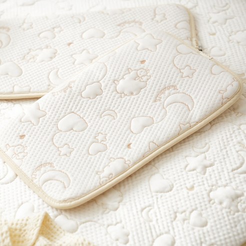 밤새 뒤척이는 우리 아기, 꿀잠을 선물한 듀라론 씬필로우 냉감 베개 이야기 아기냉감베개