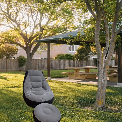 편안한 휴식과 스타일리시한 디자인의 인텍스 정품 에어소파